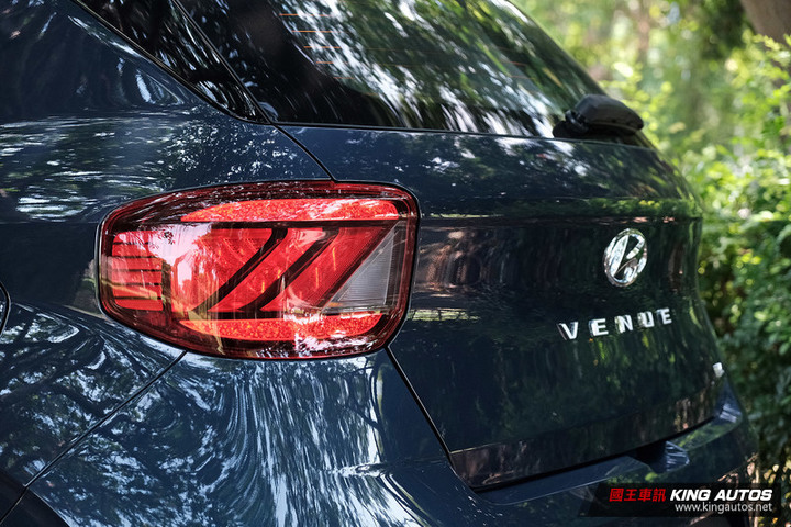 《Hyundai Venue》正式售價再降2萬元 中階GLB車型不用70萬!