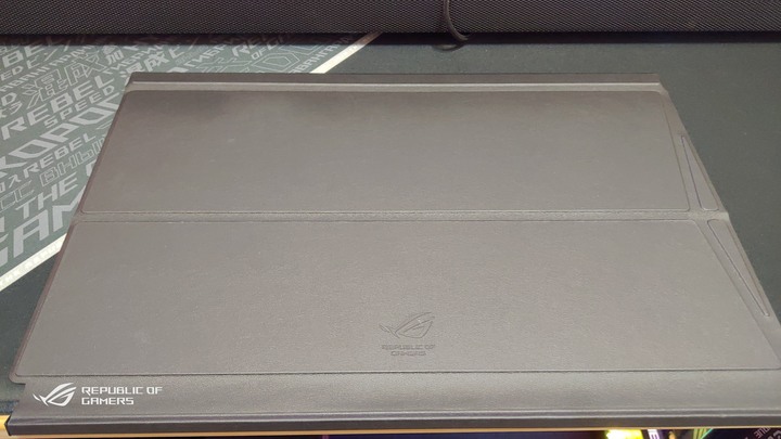 ROG Strix XG17AHPE專業可攜式電競顯示器(簡單開箱-圖文多)