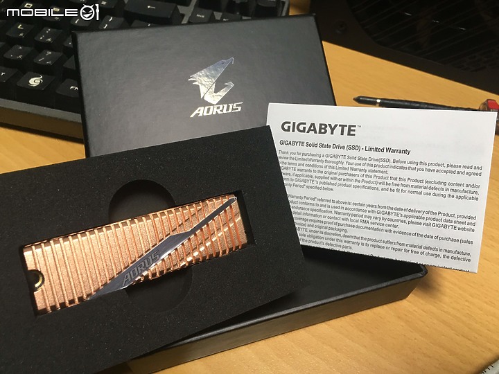 開箱實測 GIGABYTE AORUS NVMe Gen4 SSD 500GB
