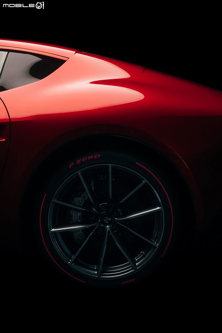 【海外新訊】Ferrari 推出第十台V12訂製車型「Omologata」,嶄新風格與賽車基因的完美融合!