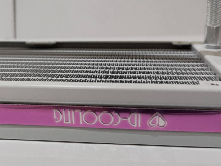 [開箱] 粉紅佳人 ID-COOLING PINKFLOW 240 一體式水冷散熱器 By 沁凱