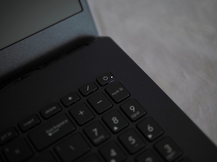 筆電也來玩跨界 ASUS VivoBook 15 X571LI 簡單開箱