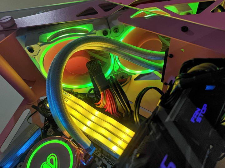 [開箱] 粉紅佳人 ID-COOLING PINKFLOW 240 一體式水冷散熱器 By 沁凱