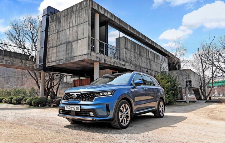 有望年底前發表的七人座休旅新世代Kia Sorento無偽裝台灣街頭捕獲!