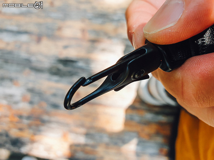 KUVRD Camera Strap 攝影背帶｜極速拆裝超便利 簡單試用分享！