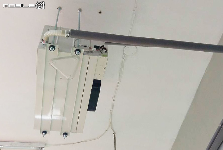 吊隱式除濕機 ＶＳ 全戶式除濕機