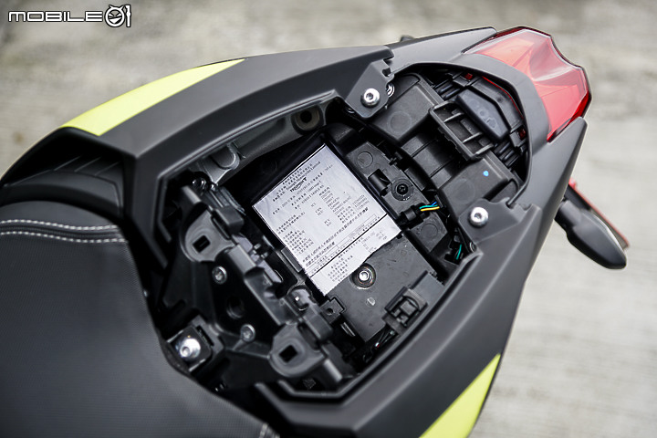 2020 Triumph Street Triple 765RS 試駕 輕盈暴力卻又充滿紳士態度