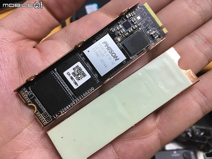 開箱實測 GIGABYTE AORUS NVMe Gen4 SSD 500GB