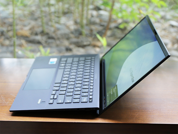 點我看大圖 ASUS ExpertBook B9450FA 14吋超輕商用筆電微開箱