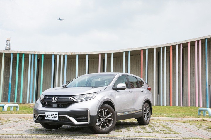 TOYOTA Corolla Cross來襲!國產休旅該怎麼擋