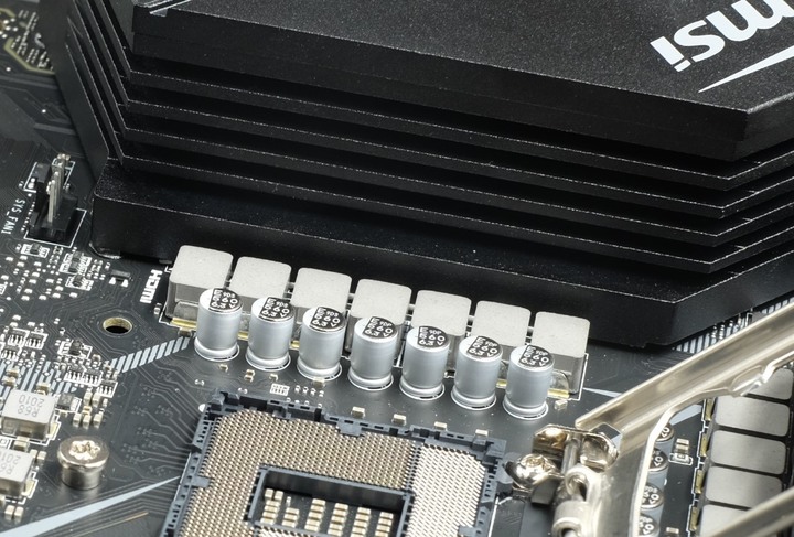 微星全系列 Z490 都支援 Gen4??MPG Z490 GAMING EDGE WIFI開箱體檢