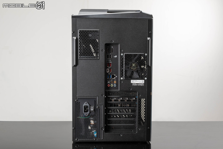 ROG STRIX GT35 電競主機實測 寬版機體擴充性與散熱兼具