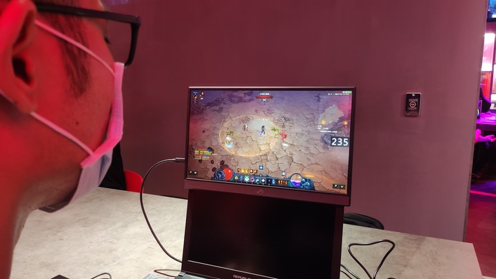 ROG Strix XG17AHPE專業可攜式電競顯示器(簡單開箱-圖文多)
