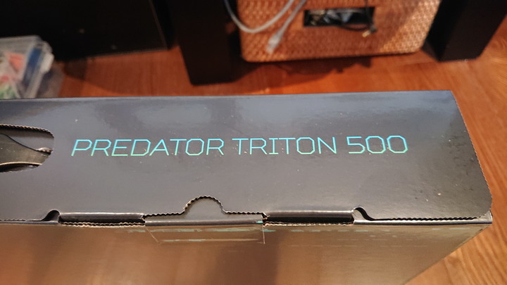 Acer Triton 500 PT515-51-7730 開箱