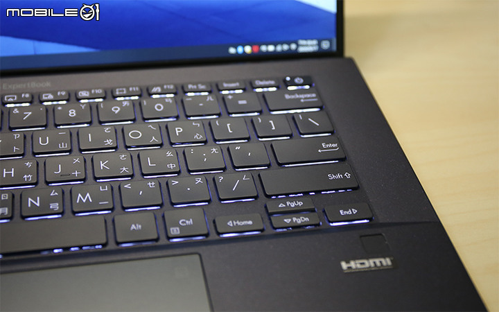 分享商用超羽量筆電 – 華碩ASUS ExpertBook B9450