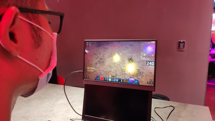 ROG Strix XG17AHPE專業可攜式電競顯示器(簡單開箱-圖文多)