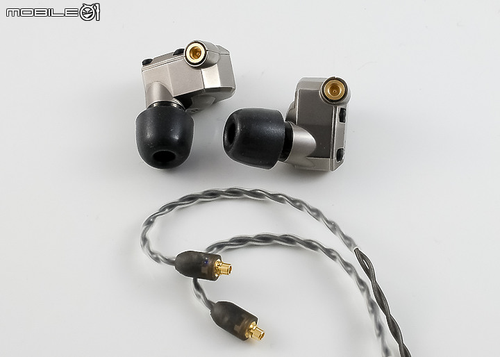 【北極熊開箱】太空金屬鍛造的天壇座- Campfire Audio Ara