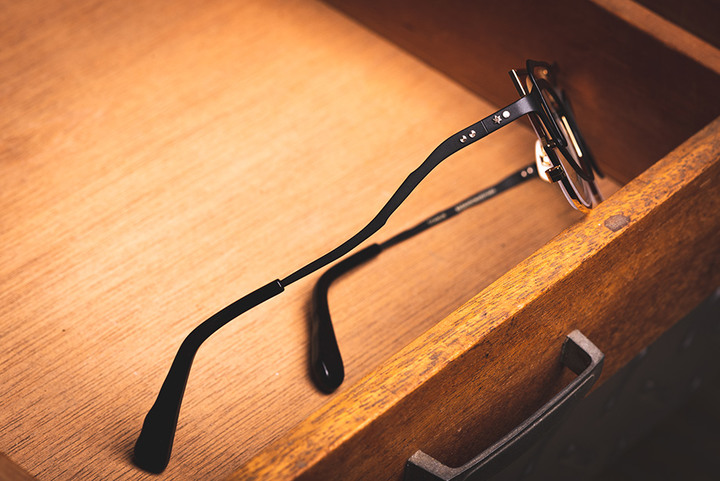 點我看大圖 「開箱」HOYA新精采 SENSITY 2 變色鏡片與丸山正宏 doodle MM-0044