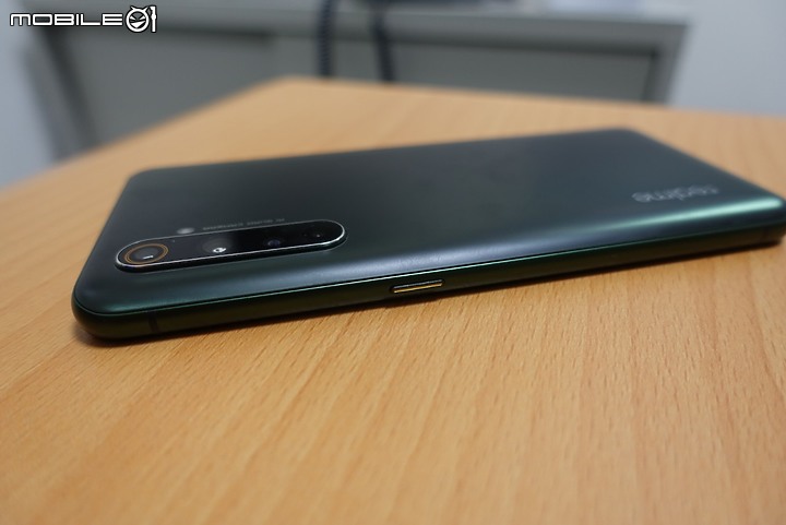 點我看大圖 【開箱】realme X50 pro 5G,青苔色,同場加映realme 65W超級閃充套裝SUPERDART