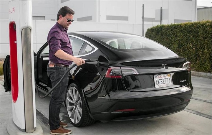 《消費者報告》調查：開電動車真的比較省，養車花費只要燃油車的一半！