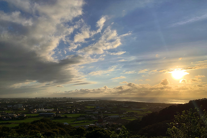 新竹健行|鳳崎落日登山步道|新豐後山落日大景
