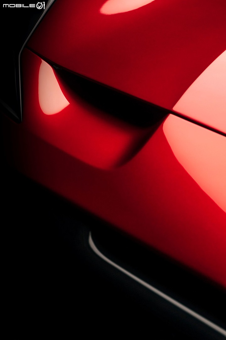 【海外新訊】Ferrari 推出第十台V12訂製車型「Omologata」,嶄新風格與賽車基因的完美融合!
