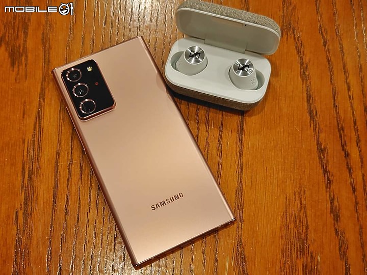 今年的三星，給了兩部雙旗艦，fold2簡單開箱，遺忘note20u