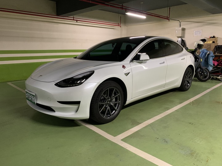 <<第10話>> Tesla Model 3 SR+ 滿周歲了