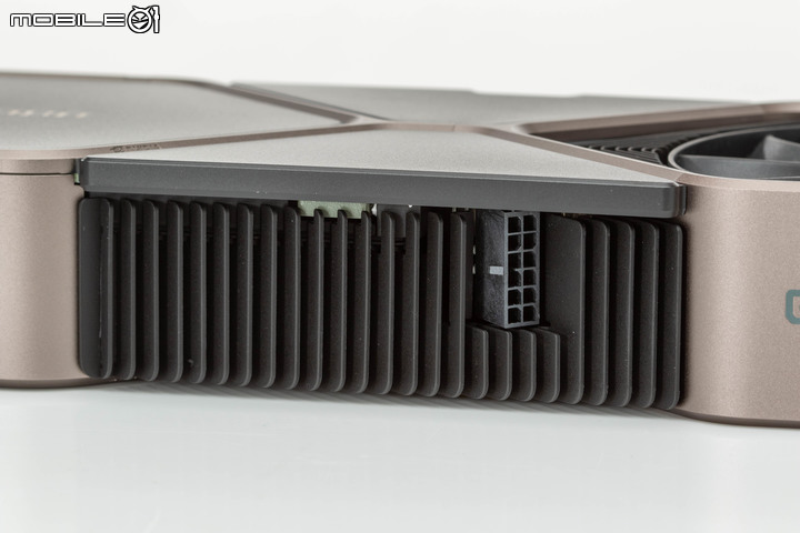 NVIDIA RTX 3080 Founders Edition 創始版外觀開箱 比擬工藝品等級顯卡製品
