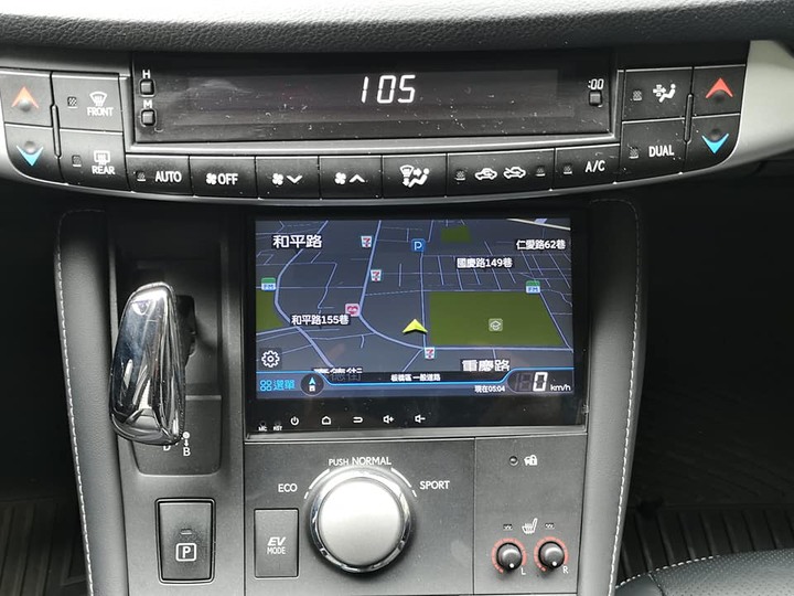LEXUS CT200h 大螢幕車機+電子後視鏡心得分享