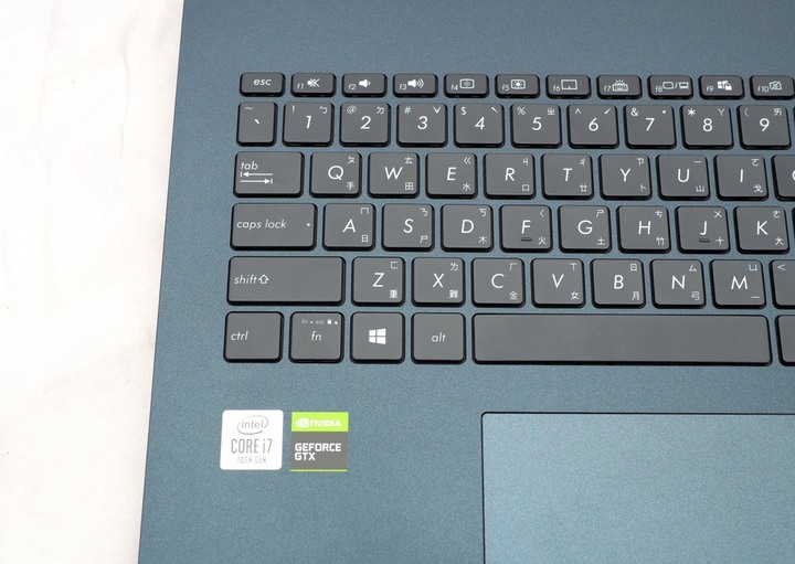 筆電也來玩跨界 ASUS VivoBook 15 X571LI 簡單開箱
