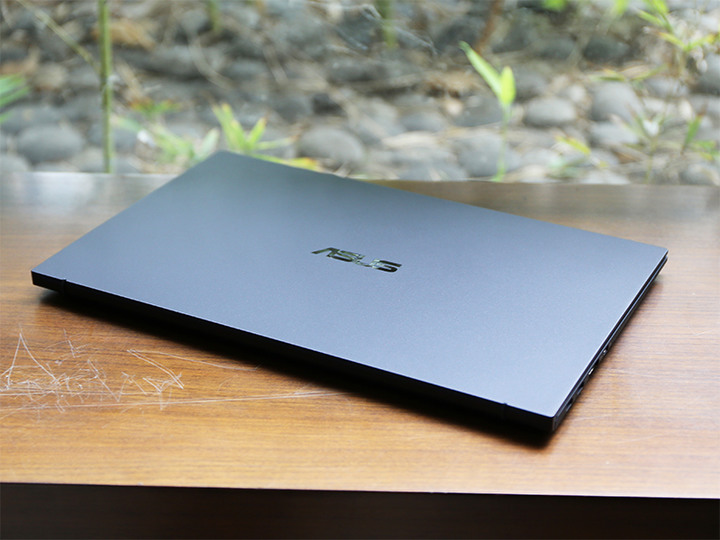 點我看大圖 ASUS ExpertBook B9450FA 14吋超輕商用筆電微開箱