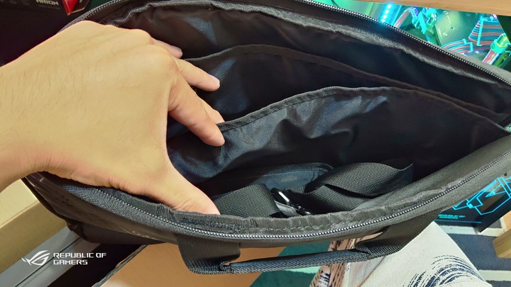 ROG Strix XG17AHPE專業可攜式電競顯示器(簡單開箱-圖文多)