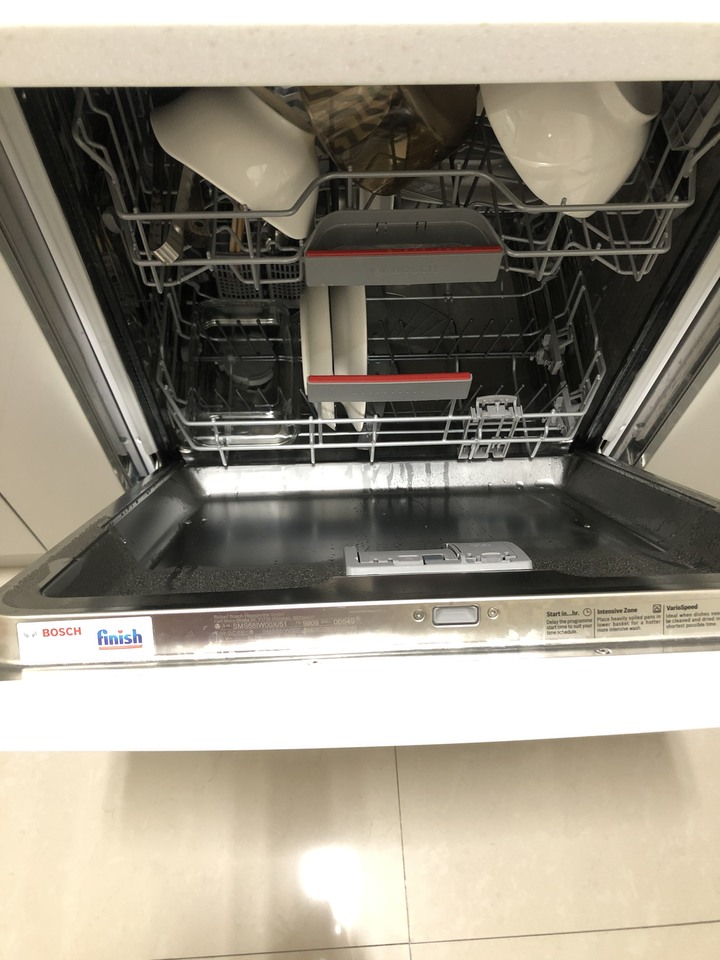 開箱 Bosch 獨立式洗碗機 SMS68IW00X