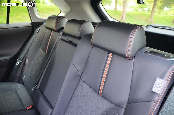 Toyota RAV4 2.0 Adventure 4WD 試駕,不安於都市、脫掉制服更有休旅風格!