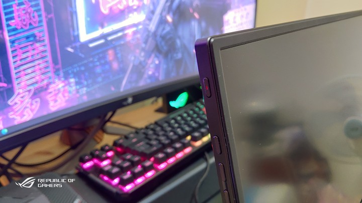 ROG Strix XG17AHPE專業可攜式電競顯示器(簡單開箱-圖文多)