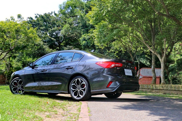 補上最後一塊拼圖 Ford Focus 4D ST-Line Lommel試駕