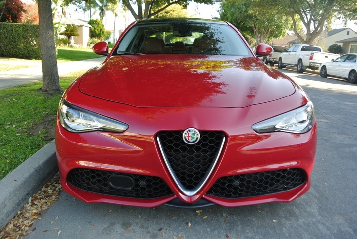 點我看大圖 Giulia Ti Sport 2WD 開箱文
