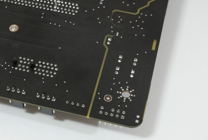 微星全系列 Z490 都支援 Gen4??MPG Z490 GAMING EDGE WIFI開箱體檢
