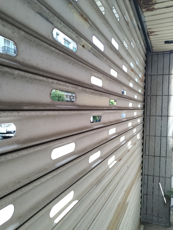 車庫鐵捲門能自己油漆嗎
