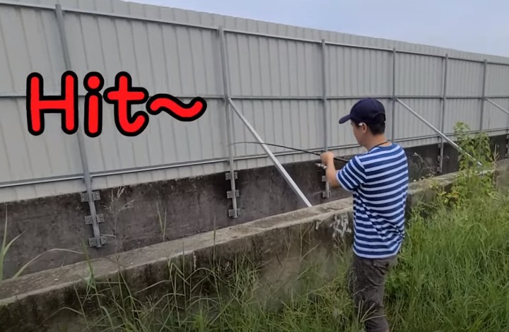 宜蘭淡海交界處小溝好多魚很適合初學者爽拉(花身/黑公/吳郭魚)