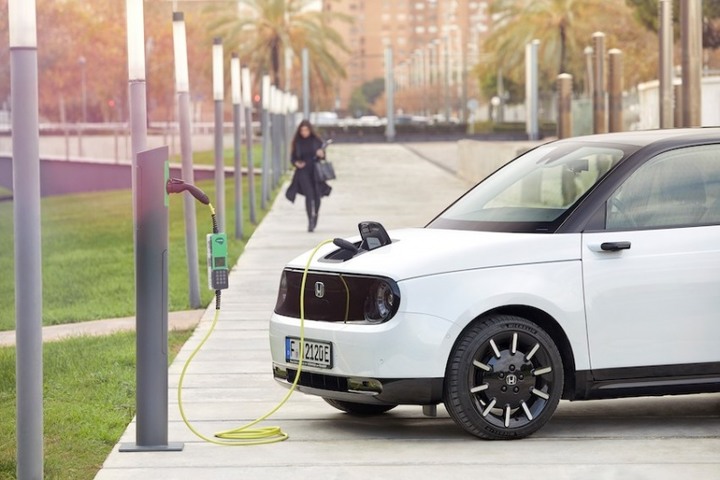 [有影有圖] 過得了 75 公里考驗？Honda 最新電動車麋鹿測試身影曝光！