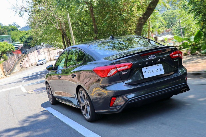 補上最後一塊拼圖 Ford Focus 4D ST-Line Lommel試駕