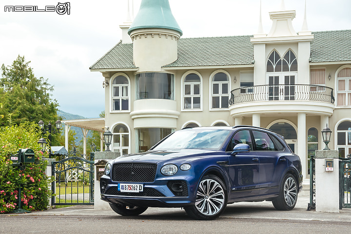 Bentley 新款 Bentayga V8 試駕 古典奢華休旅典範,科技含量益發強大!