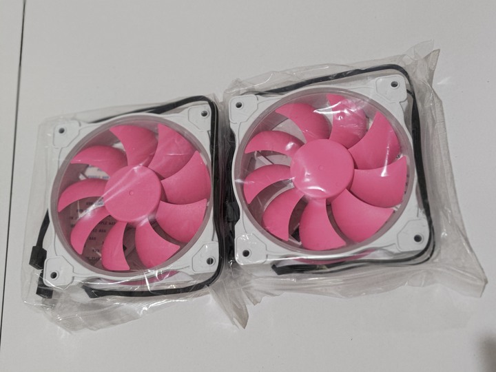 [開箱] 粉紅佳人 ID-COOLING PINKFLOW 240 一體式水冷散熱器 By 沁凱