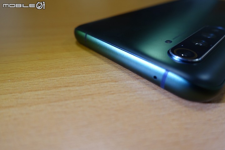 點我看大圖 【開箱】realme X50 pro 5G,青苔色,同場加映realme 65W超級閃充套裝SUPERDART