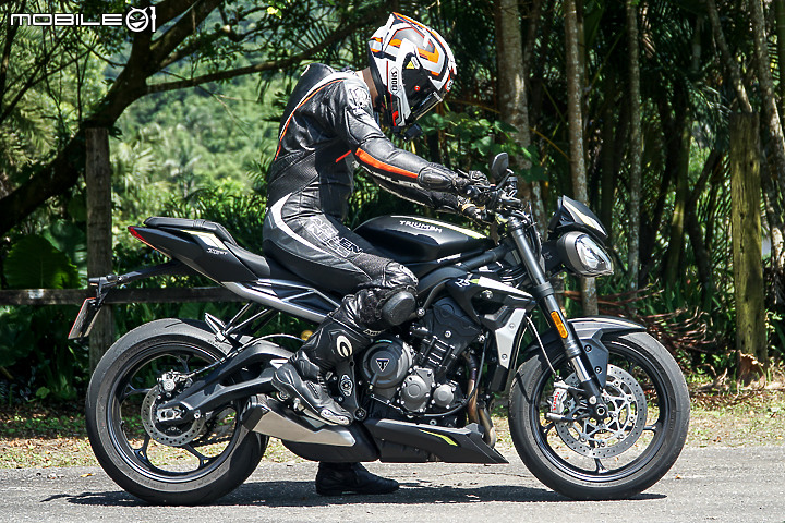 2020 Triumph Street Triple 765RS 試駕 輕盈暴力卻又充滿紳士態度