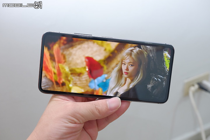點我看大圖 ZenFone 7 Pro翻轉拍照 入手使用心得