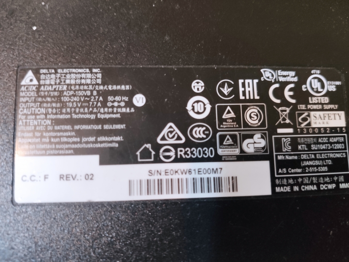 最近因為外出需求需要買台筆電充電器(請問如何挑選)不用輕便的