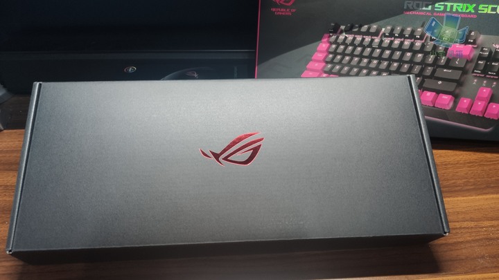 點我看大圖 【小宅開箱】ASUS ROG Strix Scope TKL Electro Punk 機械式電競鍵盤